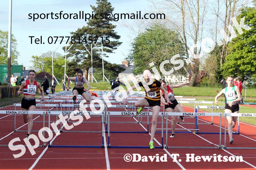 Hurdles, 2021 North East Grand Prix No. 2, Monkton, Wednesday, May 19th. Photo: David T. Hewitson/Sports for All Pics